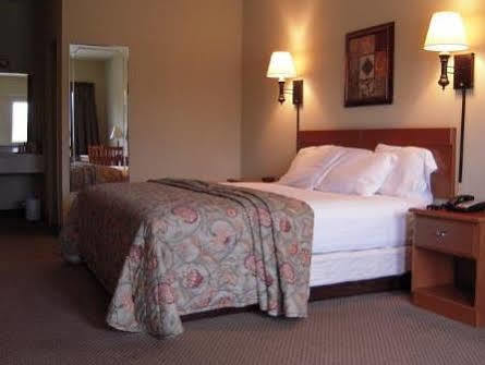 City Heart Inn & Suites Piedmont Екстериор снимка