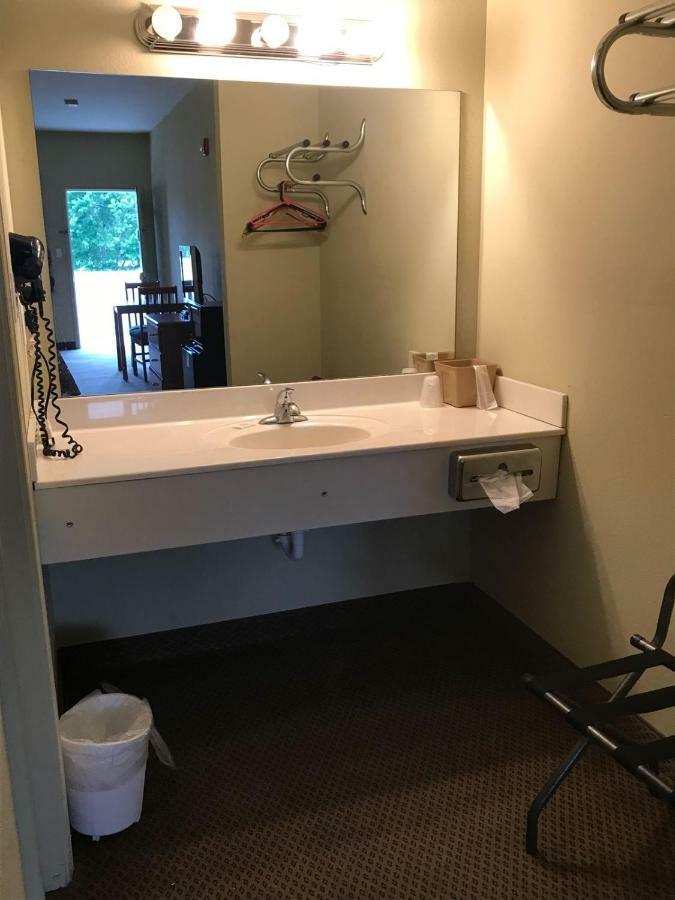 City Heart Inn & Suites Piedmont Екстериор снимка
